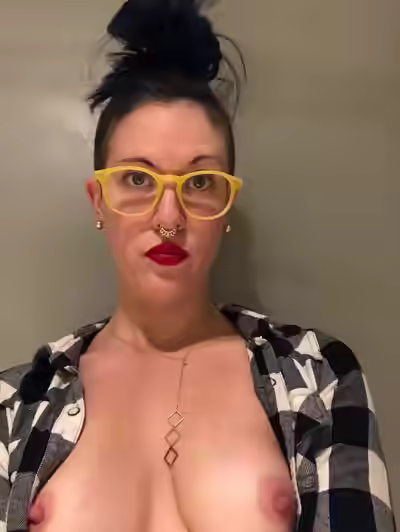 Fully Exposed Wife或全曝妻子