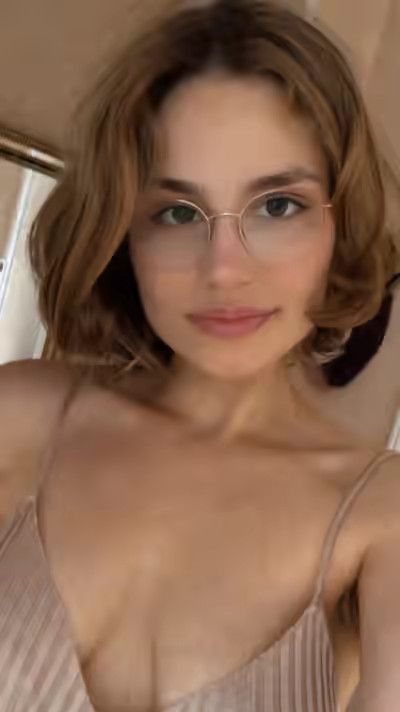 Laurana B, France's Pet-Sitter