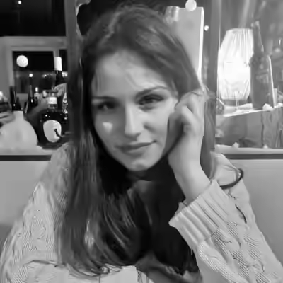 Laurana B, France's Pet-Sitter