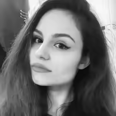 Laurana B, France's Pet-Sitter