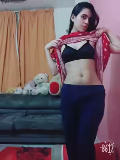 Desi Indian Slut Exposes Nudes in 2026