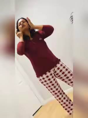 Sexy Hot Slut Rand Brunette Busty NRI Milf Wife