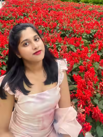 Indian Malaysian Teen's裸体照与 boyfriend