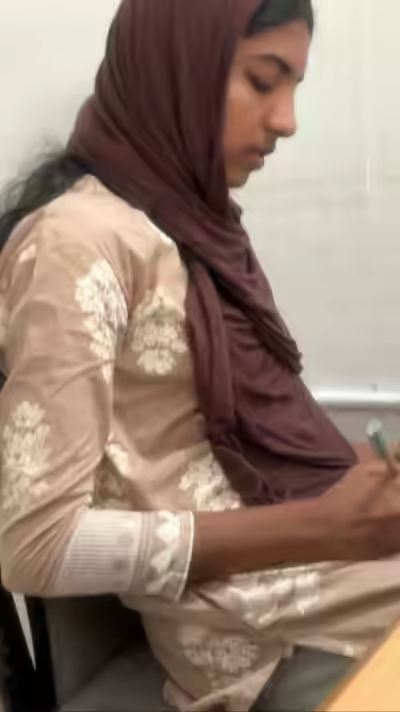 Cute Slim Mallu Girl Fingering