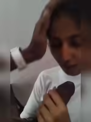 Kerala Mallu Girl Gives Blowjob for Money