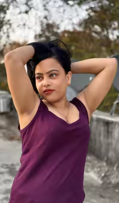 Indian Model Gives Blowjob and Gets Fucked