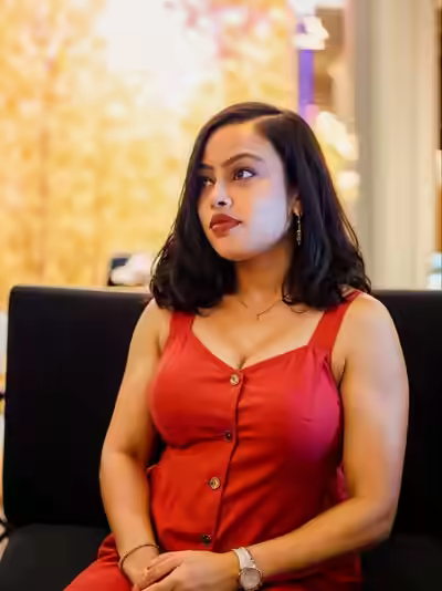 Indian Model Gives Blowjob and Gets Fucked
