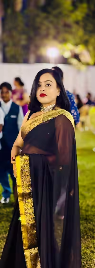 Indian Model Gives Blowjob and Gets Fucked