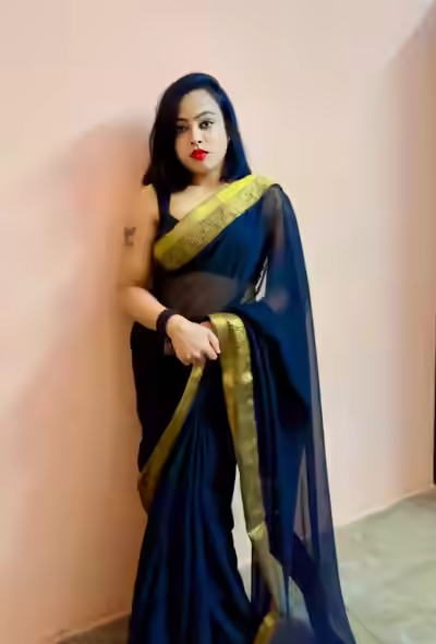 Indian Model Gives Blowjob and Gets Fucked