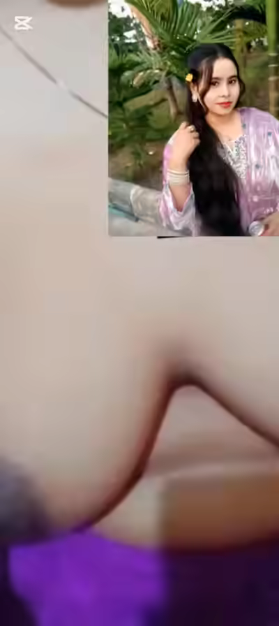 Beautiful Chubby GF Showing