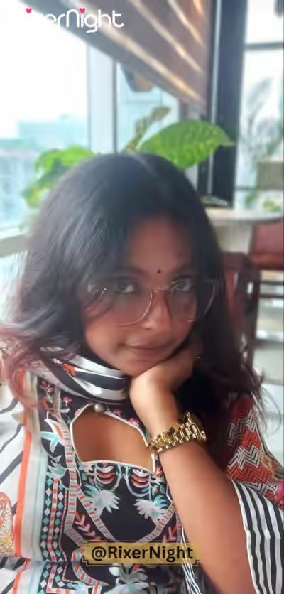 Sexy Indian Bitch Exposed Online