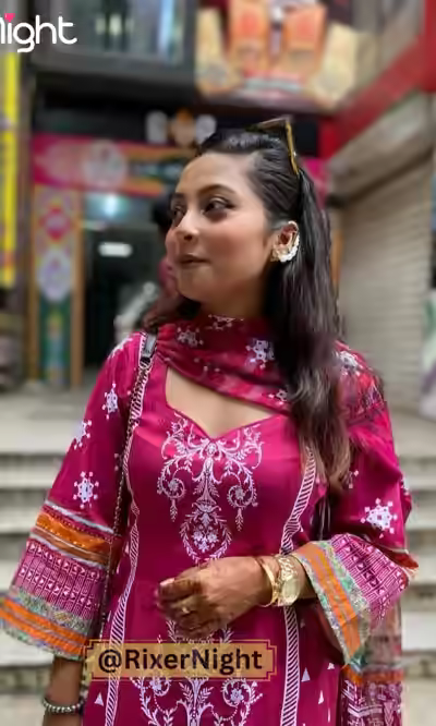 Sexy Indian Bitch Exposed Online