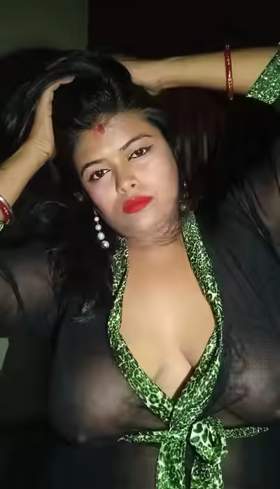Horny Bengali MILF Lisa Boudi Blowjob