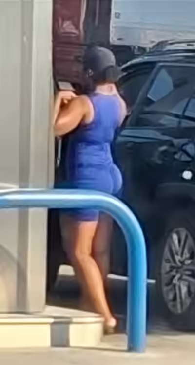 FullyExposed:妻子或 Girlfriend 的完整呈现