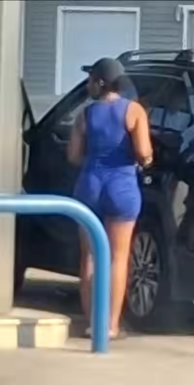 FullyExposed:妻子或 Girlfriend 的完整呈现