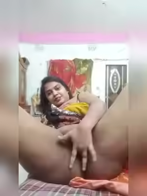 Sangeeta Strips: Indian Bitch Viral MMS