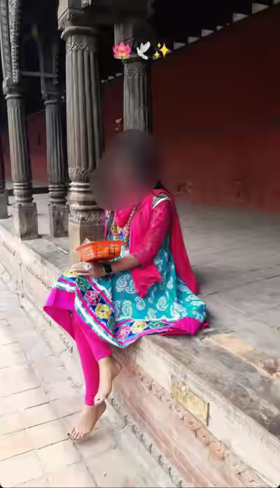 Desi Bengali Bhabhi Shows Nipples