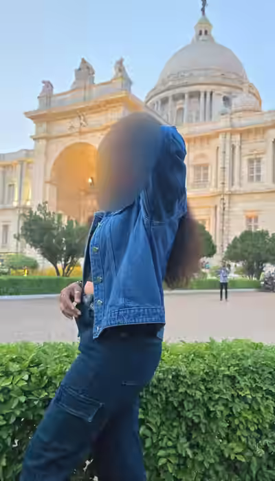Desi Bengali Bhabhi Shows Nipples