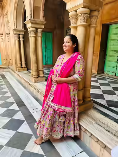 Desi Chubby Milf Bathing Show