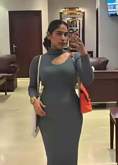 Desi Cuteness: Sexy Cuckold Model's Full Nude Show