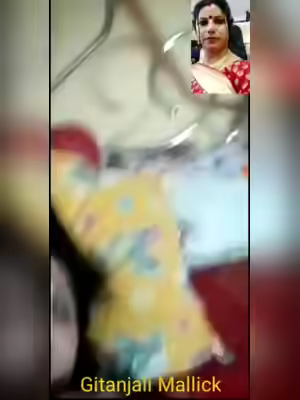 Cheater MILF Boudi Fingering Her Pussy