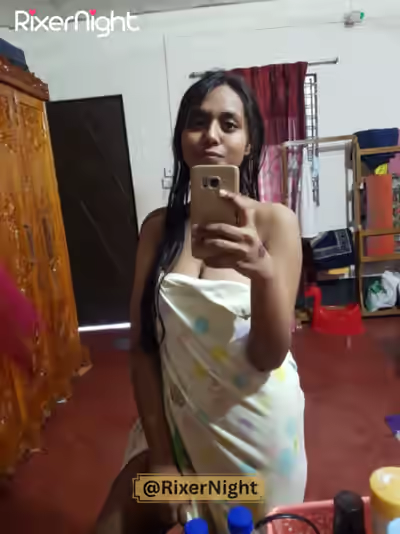 Pinki Randi Self-Exposing Herself