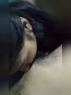 Desi Indian Busty Chubby Girl's Nude Leaked Viral