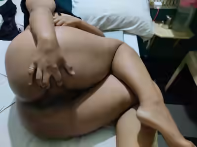Desi Indian Busty Chubby Girl's Nude Leaked Viral