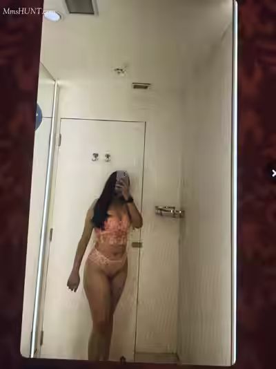 Cute Horny Girl In Nude