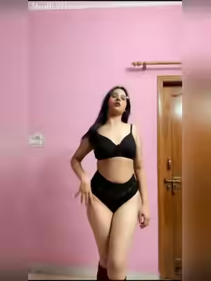 Cute Horny Girl In Nude