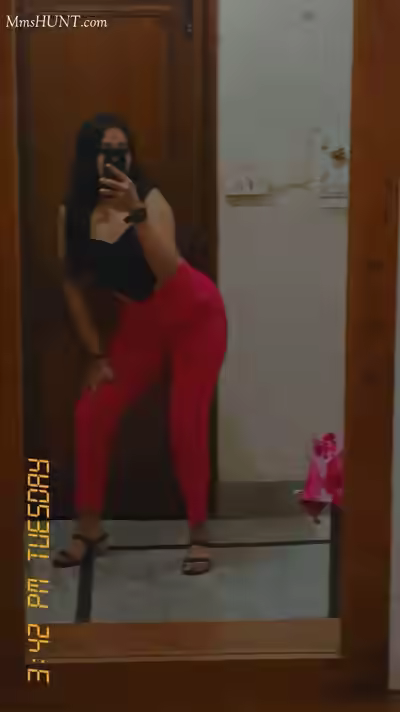 Cute Horny Girl In Nude