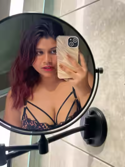 Desi Busty Woman Shows Her Assets