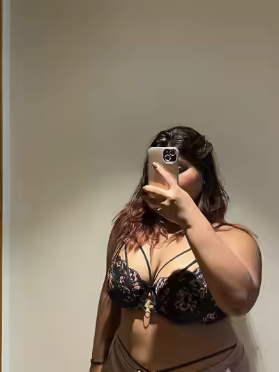 Desi Busty Woman Shows Her Assets