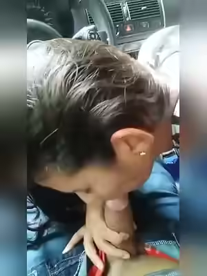 Kerala Mallu Hijjaby Muslim Indian Milf Aunty Enjoying Leak