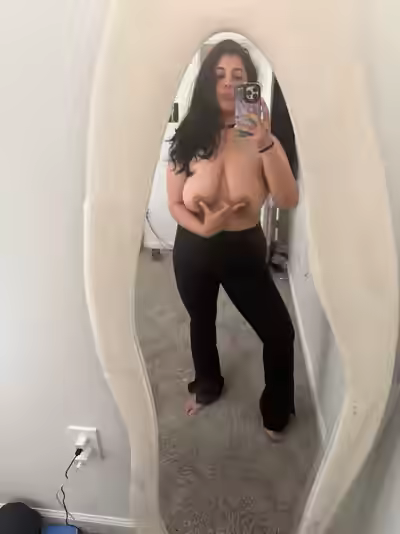 Desi Cute Beautiful Cuckold Influencer Modeling
