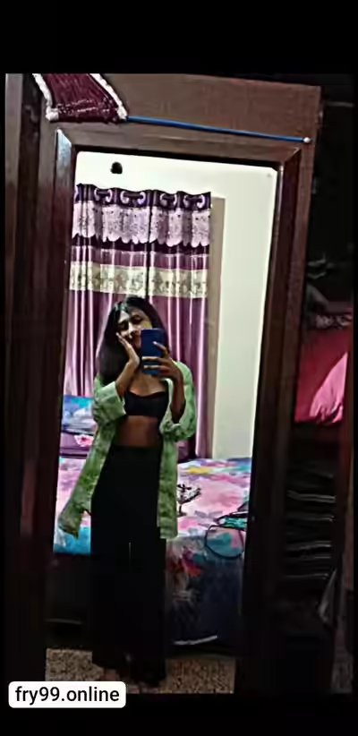 Hot Girl Shows and Fucks