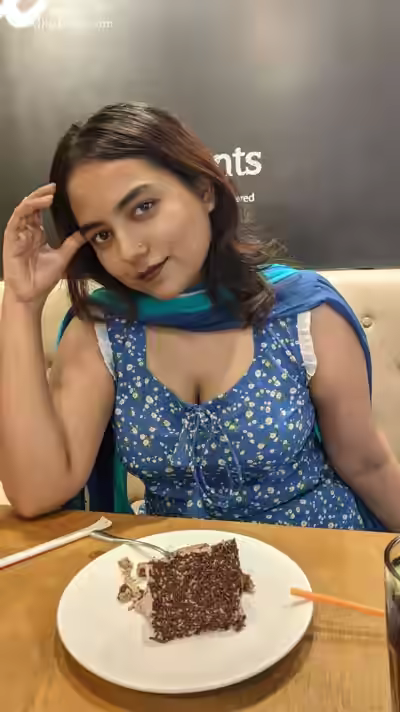 Bangladeshi Chubby Girl Shows Big Boobs