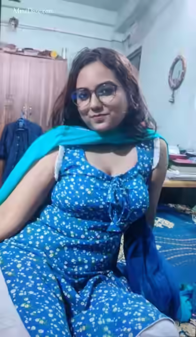 Bangladeshi Chubby Girl Shows Big Boobs