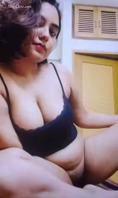 Bangladeshi Chubby Girl Shows Big Boobs