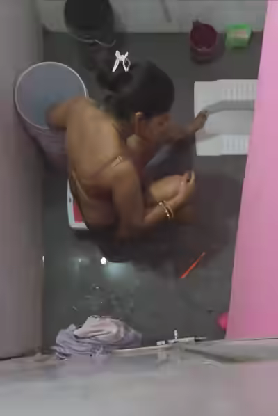 Sushma Bhabhi Bathing Scene