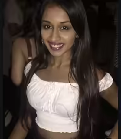 Gorgeous South Indian Tamil NRI Teen