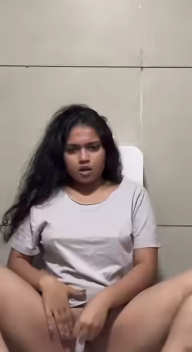 Chubby Girl Fingering and Fucking