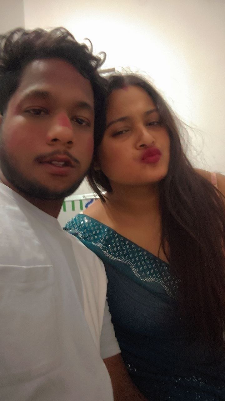 Desi Indian Hot chubby wife Couple Removing her saree blouse licking huge boobs romance in private room sucking big boobs