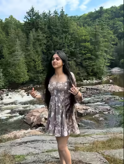 Desi Girl Giving Blowjob