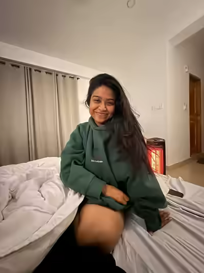 Indian Housewife Sucks Finger Outside
