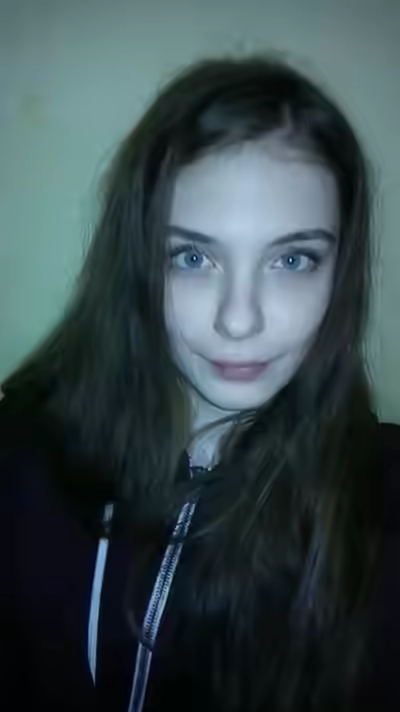 Cute Fresh 18-Year-Old Egirl Pussy Selfies