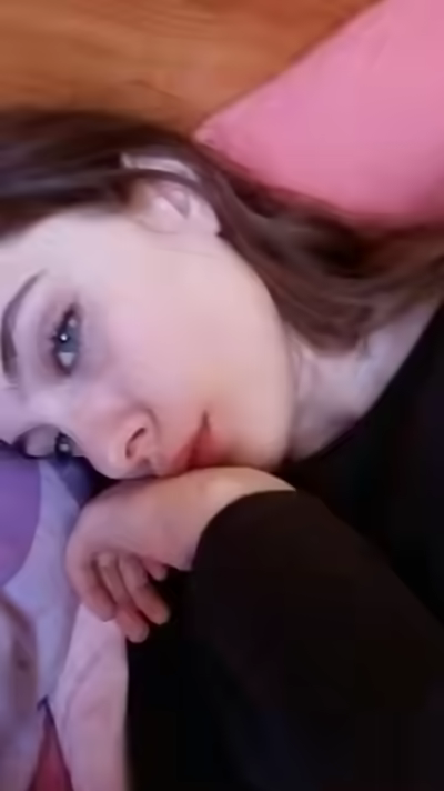 Cute Fresh 18-Year-Old Egirl Pussy Selfies
