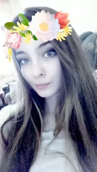 Cute Fresh 18-Year-Old Egirl Pussy Selfies