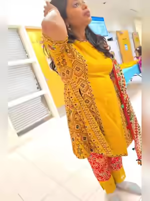 Ridhi, Sexy Desi Indian Brunette MILF