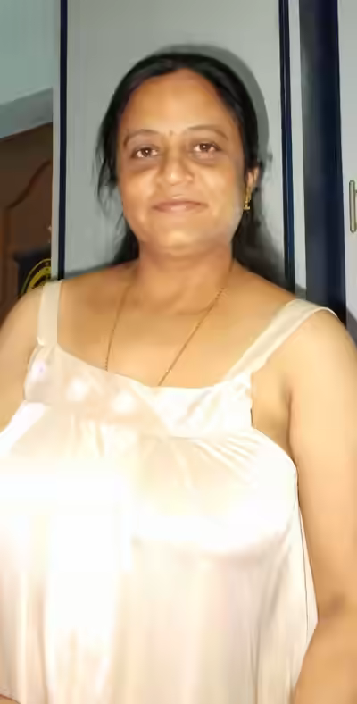 Desi Milf Aunty Saree Strip